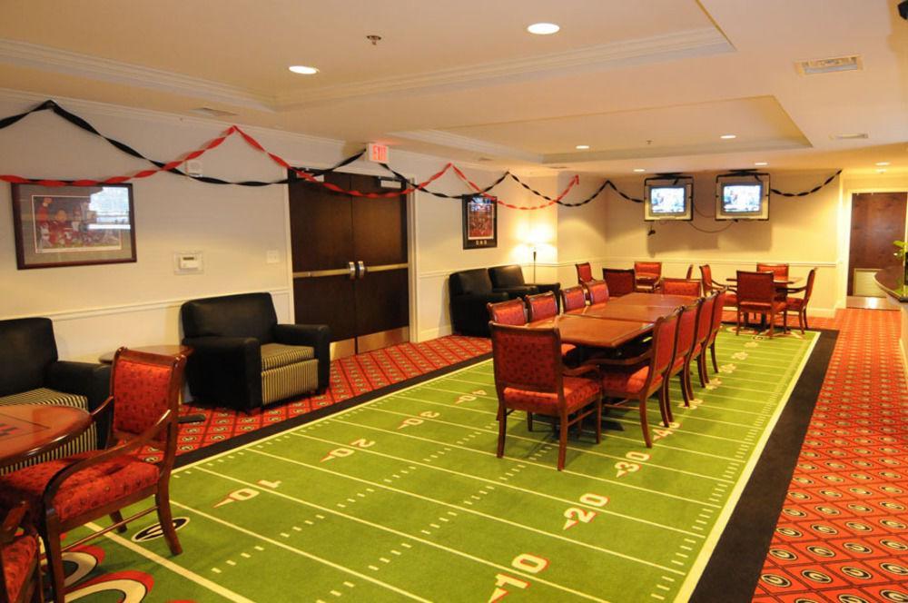 Georgia Gameday Center Hotel Атенс Екстериор снимка