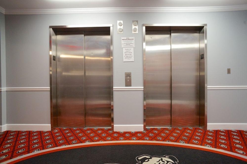 Georgia Gameday Center Hotel Атенс Екстериор снимка