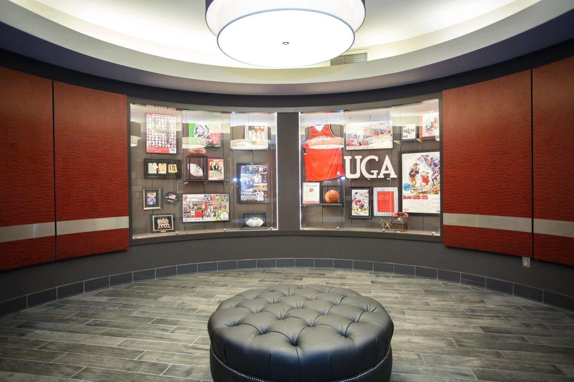Georgia Gameday Center Hotel Атенс Екстериор снимка
