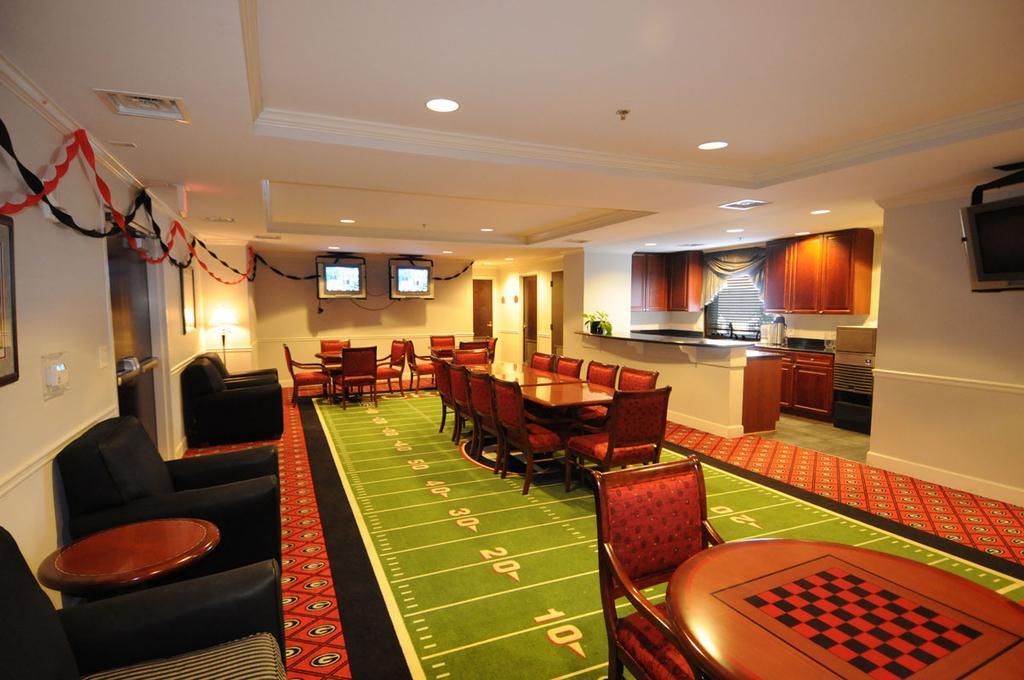 Georgia Gameday Center Hotel Атенс Интериор снимка